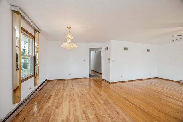 4230 Prairie Avenue, Brookfield, IL 60513