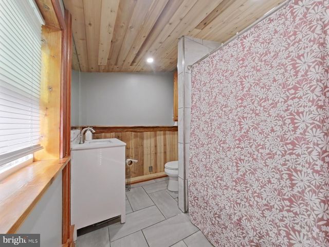 4490 LIVINGSTON ST, Philadelphia, PA 19137