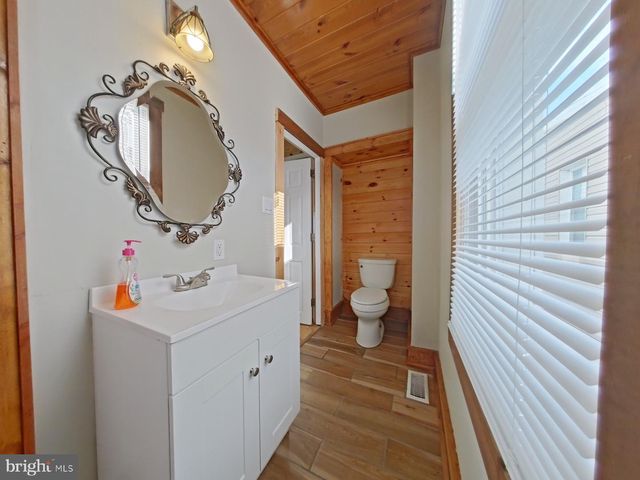4490 LIVINGSTON ST, Philadelphia, PA 19137