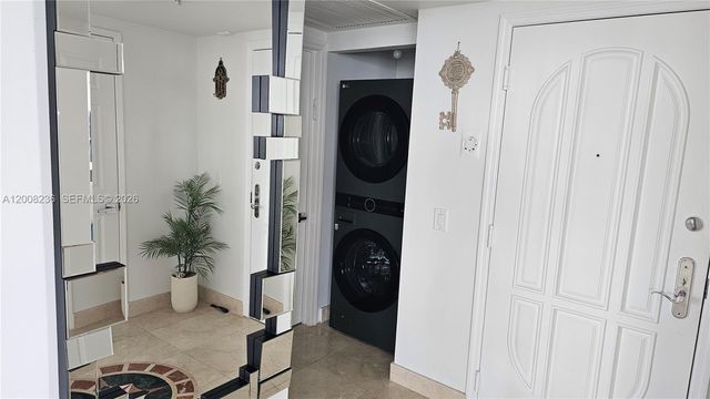 3370 Hidden Bay Dr 2415, Aventura, FL 33180