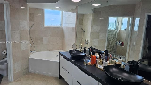 3370 Hidden Bay Dr 2415, Aventura, FL 33180