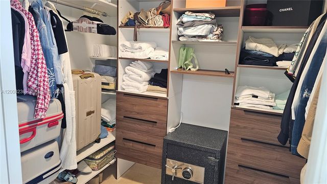 3370 Hidden Bay Dr 2415, Aventura, FL 33180