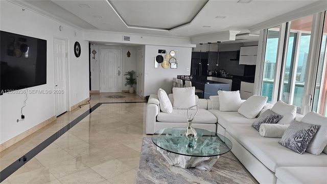 3370 Hidden Bay Dr 2415, Aventura, FL 33180