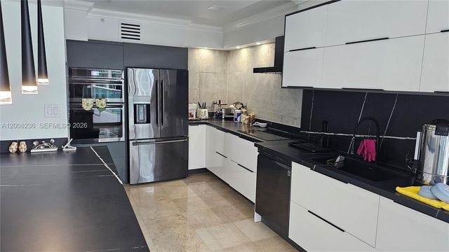 3370 Hidden Bay Dr 2415, Aventura, FL 33180