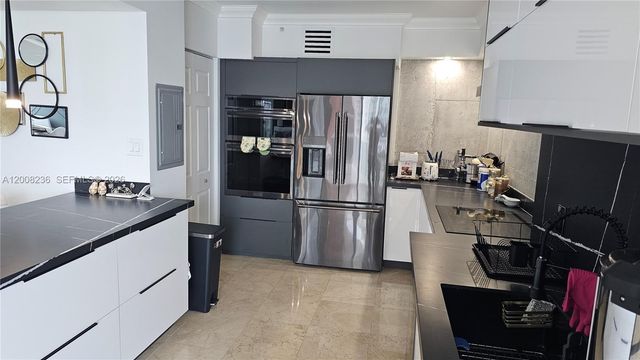 3370 Hidden Bay Dr 2415, Aventura, FL 33180