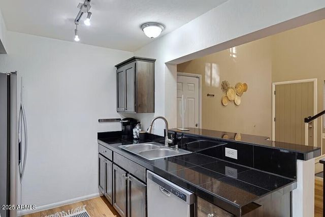 2206 E CAMBRIDGE Avenue, Phoenix, AZ 85006