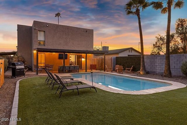 2206 E CAMBRIDGE Avenue, Phoenix, AZ 85006