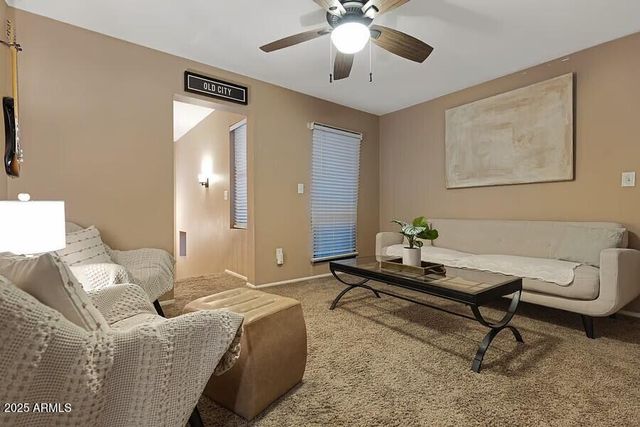 2206 E CAMBRIDGE Avenue, Phoenix, AZ 85006