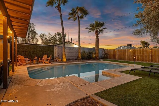 2206 E CAMBRIDGE Avenue, Phoenix, AZ 85006