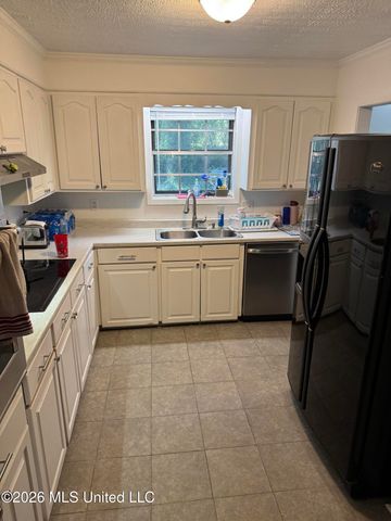 1309 Canterbury, Jackson, MS 39212