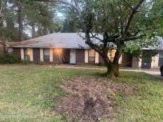 1309 Canterbury, Jackson, MS 39212