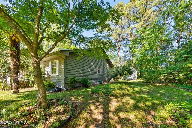 519 Country Club Drive W, Arapahoe, NC 28510