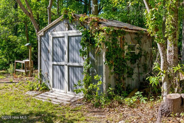 519 Country Club Drive W, Arapahoe, NC 28510