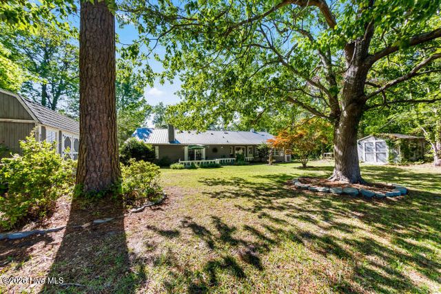 519 Country Club Drive W, Arapahoe, NC 28510