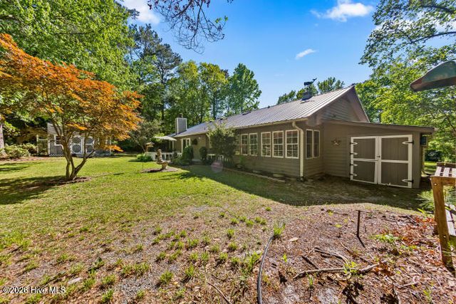 519 Country Club Drive W, Arapahoe, NC 28510