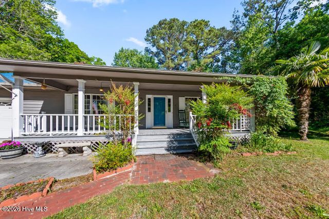 519 Country Club Drive W, Arapahoe, NC 28510