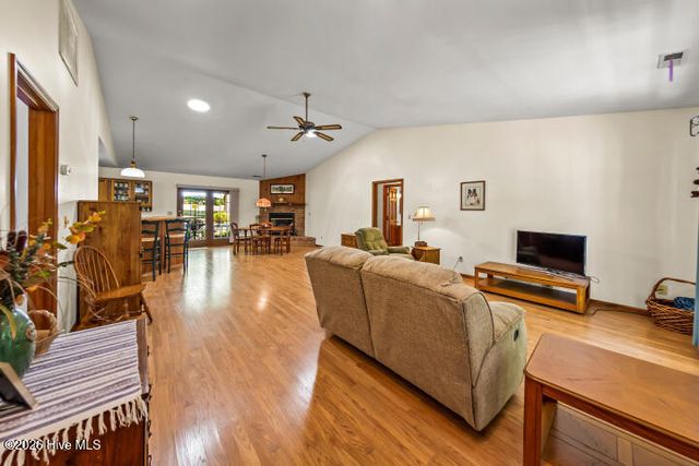 519 Country Club Drive W, Arapahoe, NC 28510