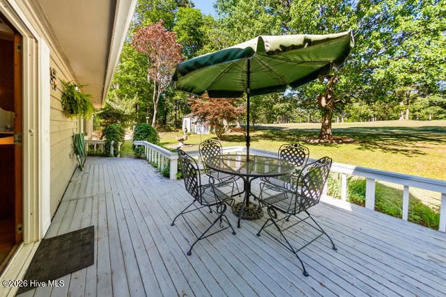 519 Country Club Drive W, Arapahoe, NC 28510