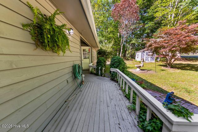 519 Country Club Drive W, Arapahoe, NC 28510