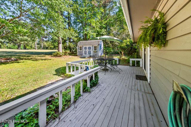 519 Country Club Drive W, Arapahoe, NC 28510