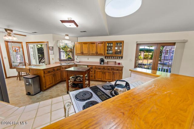 519 Country Club Drive W, Arapahoe, NC 28510