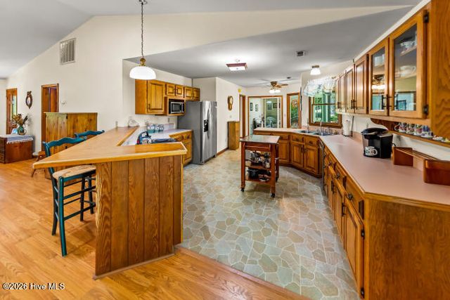 519 Country Club Drive W, Arapahoe, NC 28510