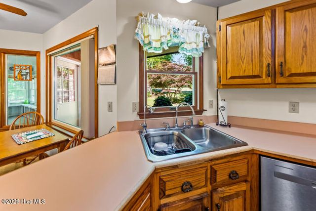 519 Country Club Drive W, Arapahoe, NC 28510