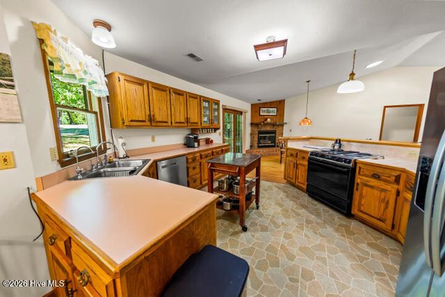 519 Country Club Drive W, Arapahoe, NC 28510