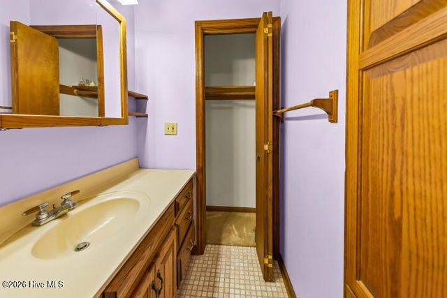 519 Country Club Drive W, Arapahoe, NC 28510