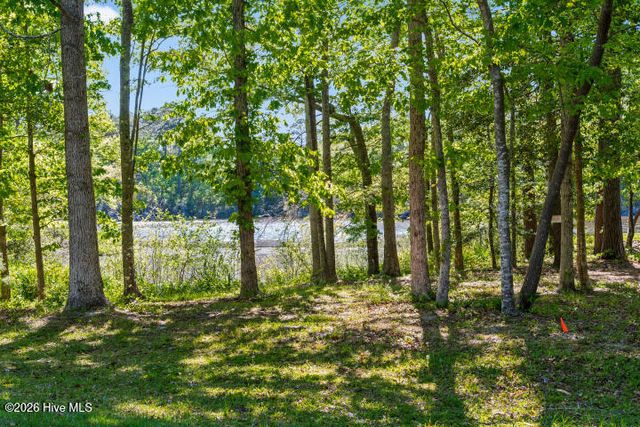 519 Country Club Drive W, Arapahoe, NC 28510