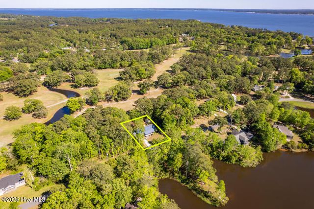 519 Country Club Drive W, Arapahoe, NC 28510