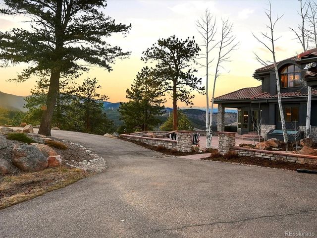 290 Skyhill Dr, Evergreen, CO 80439