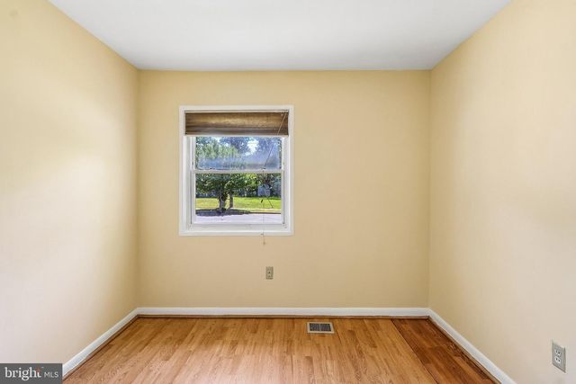 5631 ELLERBIE ST, Lanham, MD 20706