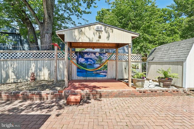 5631 ELLERBIE ST, Lanham, MD 20706