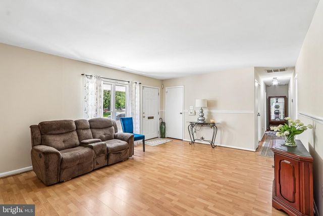 5631 ELLERBIE ST, Lanham, MD 20706