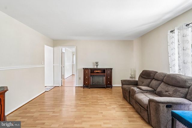 5631 ELLERBIE ST, Lanham, MD 20706
