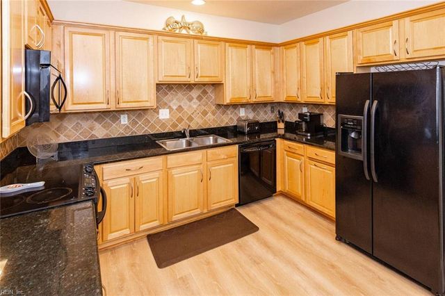 204 Sandbridge Rd Unit 402, Virginia Beach, VA 23456