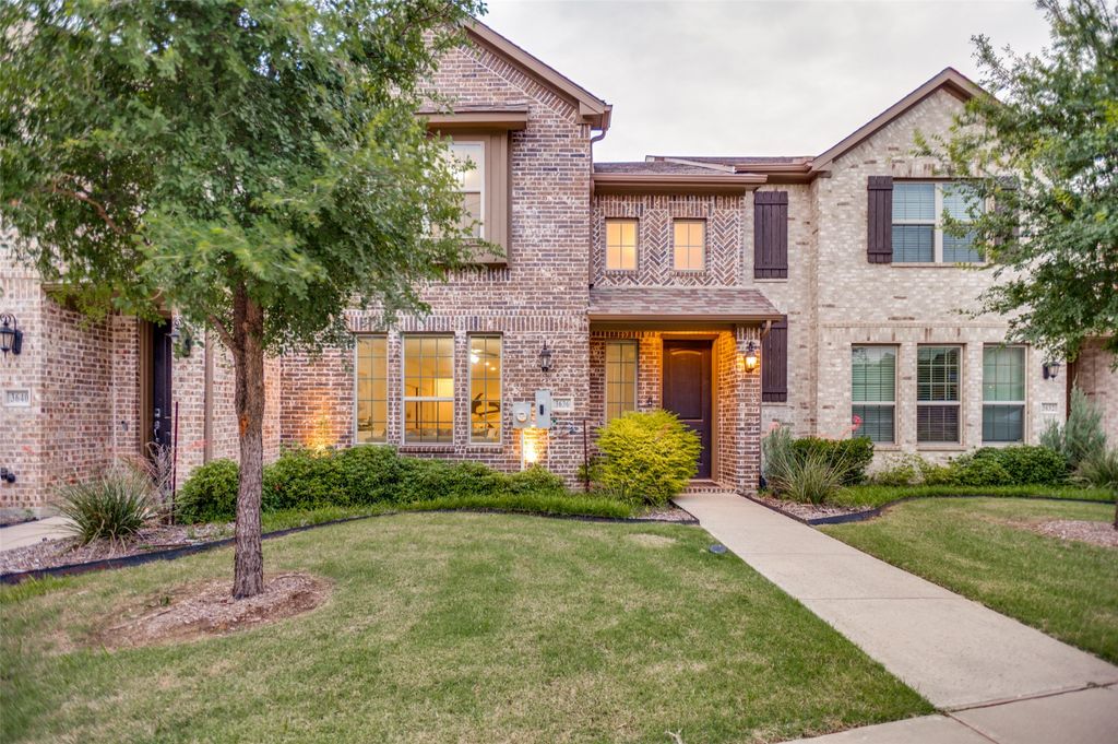 3636 Fuchsia Drive, Carrollton, TX 75007
