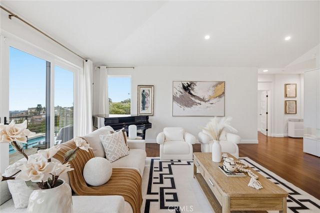 900 Via Nogales, Palos Verdes Estates, CA 90274