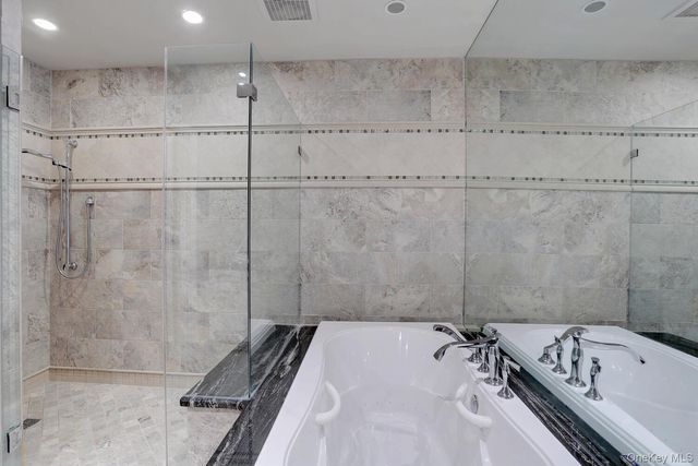 44 Washington Circle, New City, NY 10956