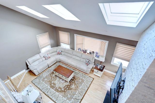 44 Washington Circle, New City, NY 10956