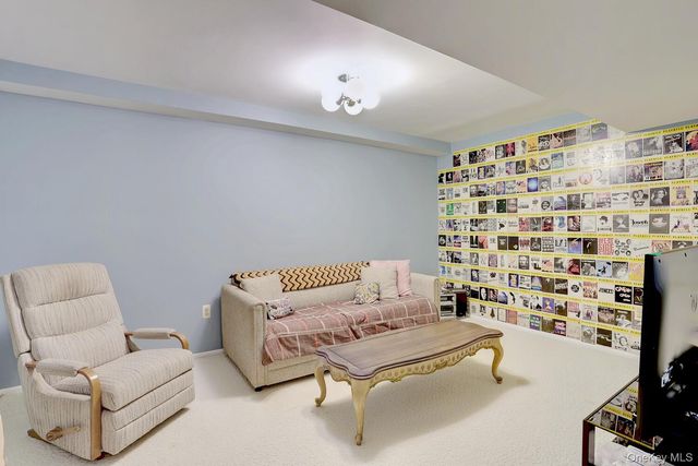 44 Washington Circle, New City, NY 10956