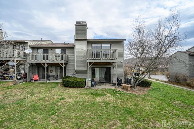 1002 Spruce Hills Drive, Glen Gardner, NJ 08826