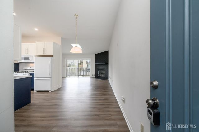 1002 Spruce Hills Drive, Glen Gardner, NJ 08826