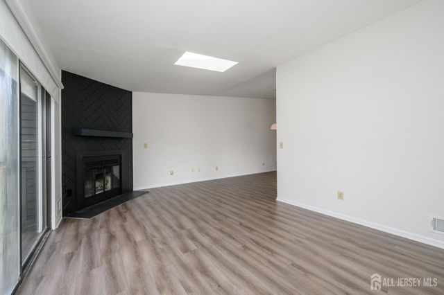 1002 Spruce Hills Drive, Glen Gardner, NJ 08826