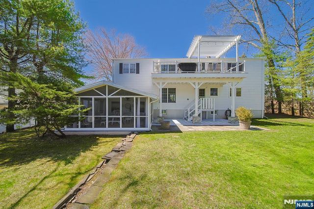 412 Eric Lane, Northvale, NJ 07647