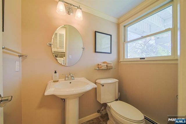 412 Eric Lane, Northvale, NJ 07647
