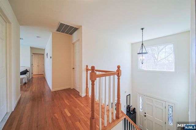 412 Eric Lane, Northvale, NJ 07647