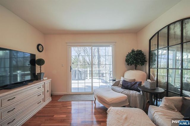 412 Eric Lane, Northvale, NJ 07647