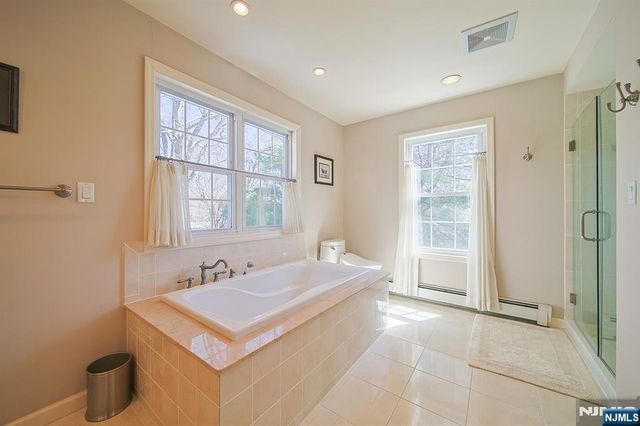 412 Eric Lane, Northvale, NJ 07647